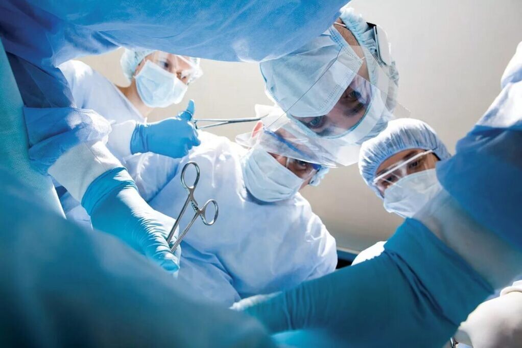 Surgery is performed for complicated thoracic osteochondrosis